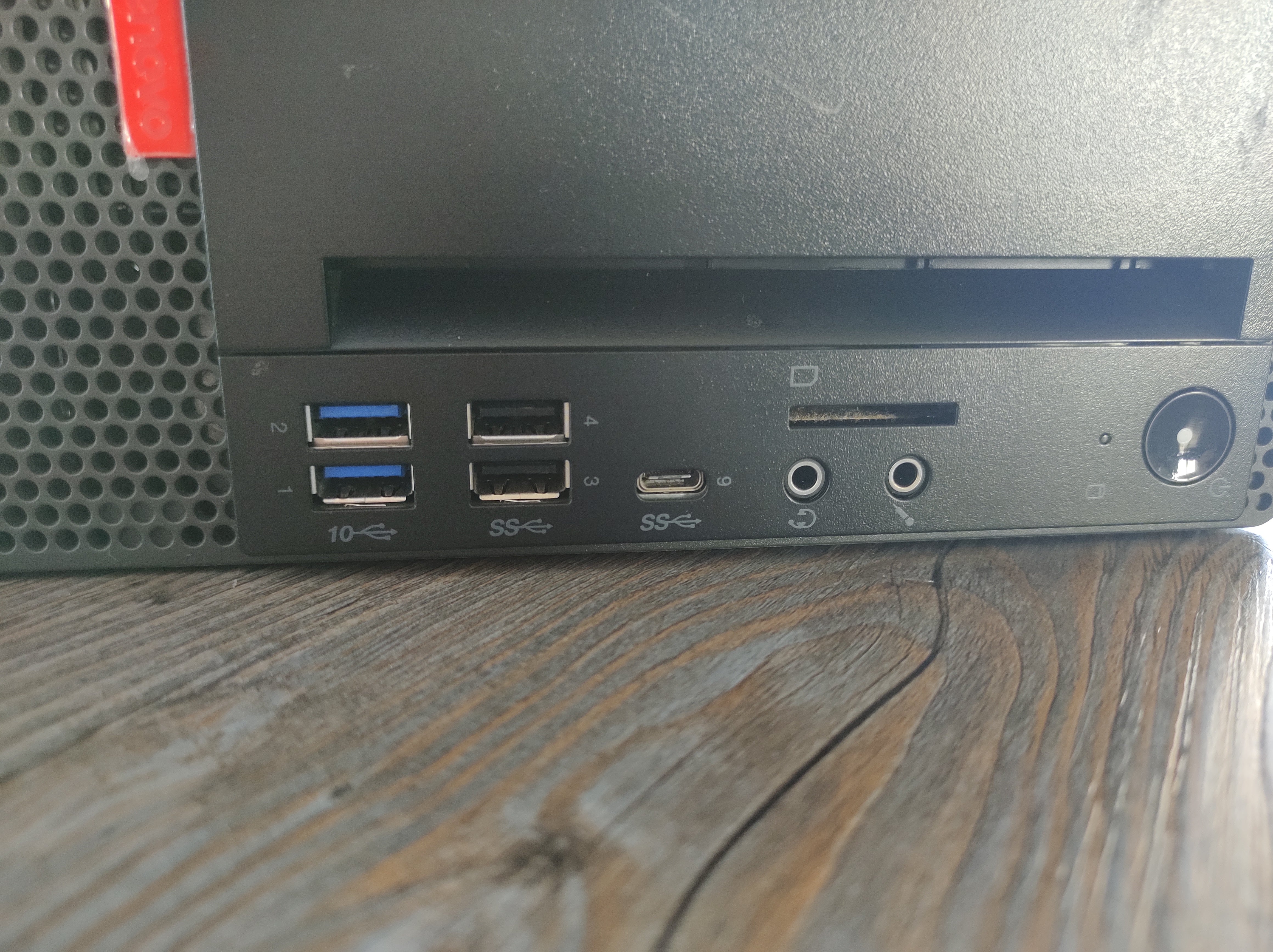 Tour lenovo I5-9600